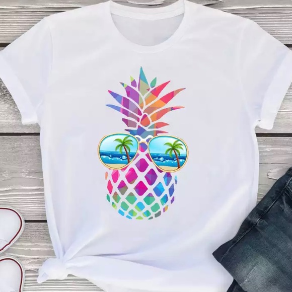 🏝️ Colorful 🕶️ Floral Pineapple Print T-shirt 🍍 - Picture 4 of 5